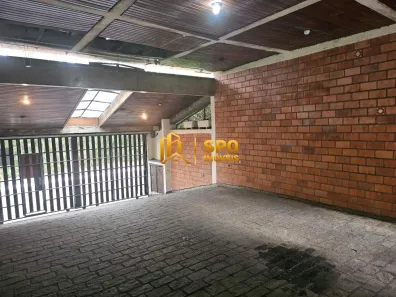 Casa com 3 Quartos à venda, 225m² no Jardim Marajoara, São Paulo