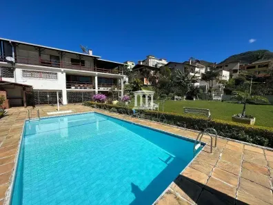 Casa com 4 Quartos à venda, 380m² no Jardim Cascata, Teresópolis