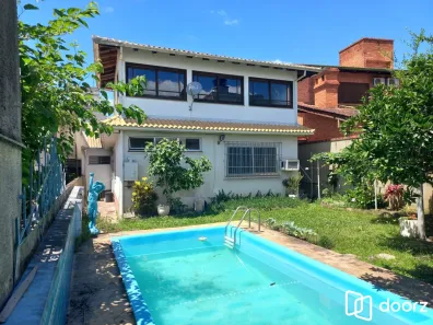 Casa com 6 Quartos à venda, 408m² no Chácara das Pedras, Porto Alegre
