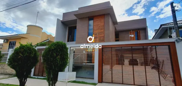 Casa com 3 Quartos à venda, 280m² no Camobi, Santa Maria