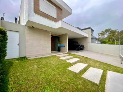 Casa com 3 Quartos à venda, 277m² no Santa Mônica, Florianópolis