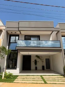 Sobrado com 3 Quartos à venda, 228m² no Nova Esperança, Porto Velho