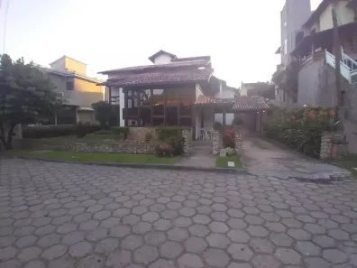 Casa de Condomínio com 4 Quartos à venda, 500m² no Piratininga, Niterói