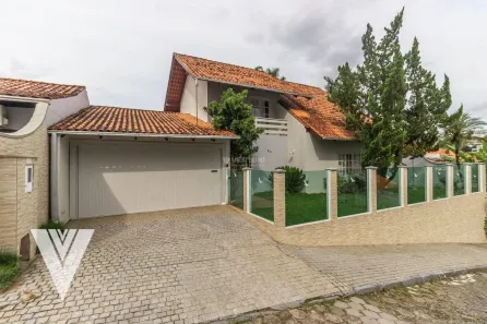Casa com 3 Quartos para alugar, 203m² no Água Verde, Blumenau