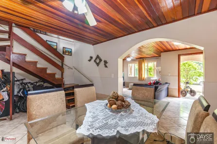 Casa com 5 Quartos à venda, 253m² no Jardim Itu, Porto Alegre
