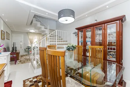 Sobrado com 4 Quartos à venda, 187m² no Jardim das Américas, Curitiba