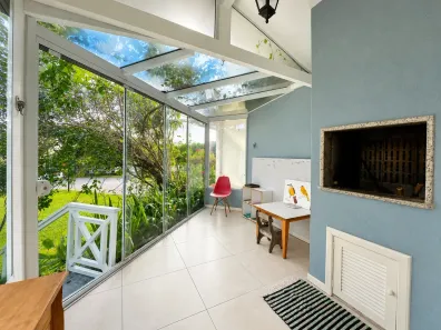 Casa de Condomínio com 2 Quartos para alugar, 120m² no Lagoa da Conceição, Florianópolis