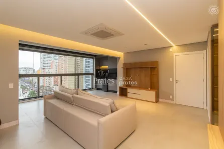 Apartamento com 3 Quartos para alugar, 231m² no Centro, Curitiba