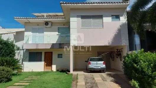 Casa de Condomínio com 4 Quartos para alugar, 240m² no Aclimação, Uberlândia