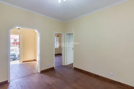 Casa com 2 Quartos para alugar, 90m² no São João, Porto Alegre