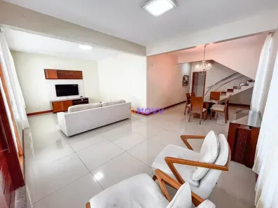 Casa com 7 Quartos à venda, 450m² no Itaipu, Niterói