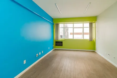 Sala Comercial à venda, 37m² no Mont Serrat, Porto Alegre