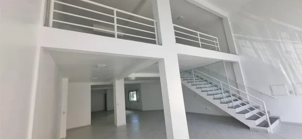 Sala Comercial para alugar, 230m² no Rio Branco, Caxias do Sul