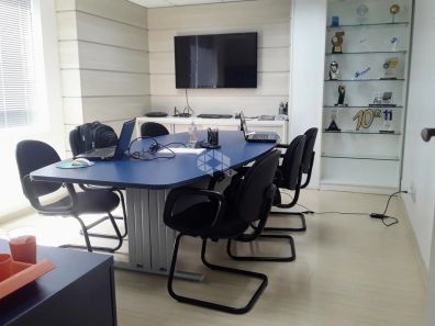 Sala Comercial à venda, 300m² no Independência, Porto Alegre