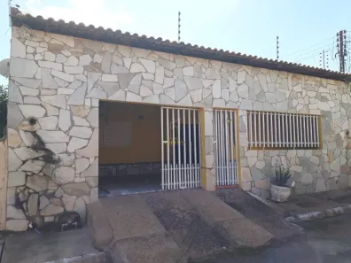 Casa com 2 Quartos à venda, 161m² no Jardim Imperial, Cuiabá