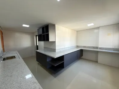 Apartamento com 3 Quartos para alugar, 209m² no Jardim Cuiabá, Cuiabá