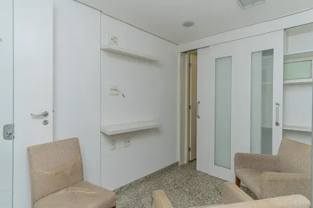 Ponto Comercial para alugar, 28m² no Liberdade, São Paulo