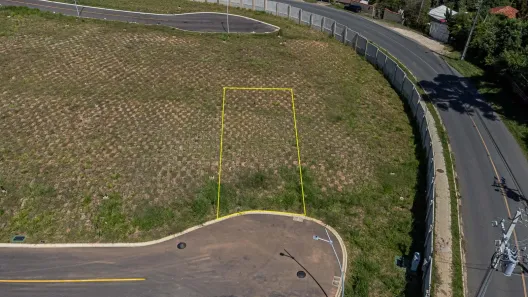 Lote/Terreno com 1 Quarto à venda, 111m² no Taboão, Curitiba