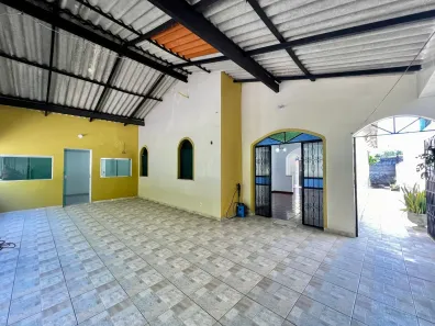 Casa com 3 Quartos para alugar, 300m² no Japiim, Manaus