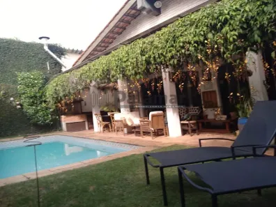 Casa com 4 Quartos à venda, 260m² no Caxingui, São Paulo