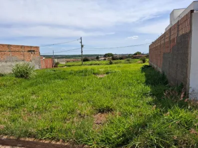 Lote/Terreno à venda, 200m² no Parque Residencial Jatobá, Araraquara