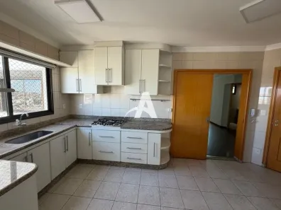 Apartamento com 4 Quartos para alugar, 280m² no Osvaldo Rezende, Uberlândia
