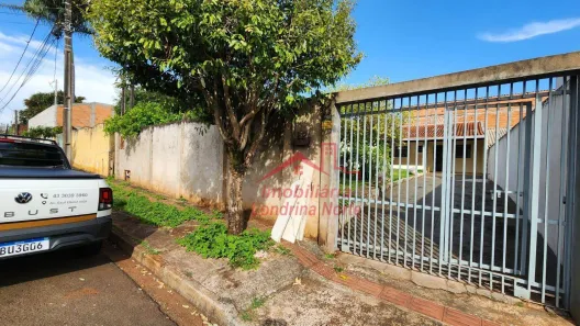 Casa com 3 Quartos para alugar, 70m² no Lindóia, Londrina