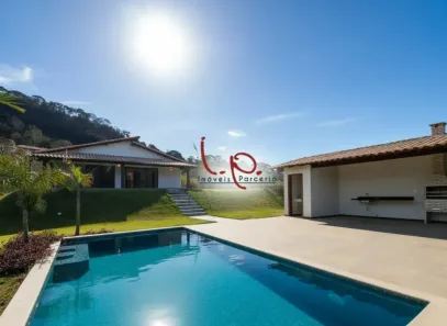 Casa com 3 Quartos à venda, 250m² no Pedro do Rio, Petrópolis
