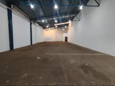 Galpão/Depósito/Armazém para alugar, 300m² no Vila Engler, Bauru