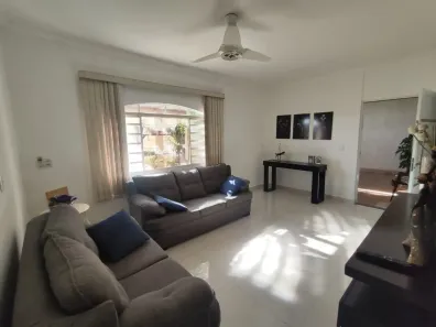 Casa com 3 Quartos à venda, 180m² no Vila Oliveira, Aparecida de Goiânia