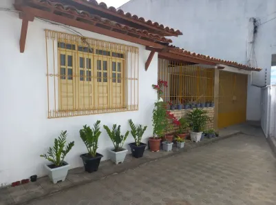 Casa com 3 Quartos à venda, 230m² no São João, Feira de Santana