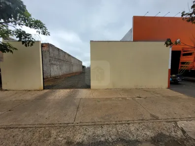 Lote/Terreno para alugar, 1200m² no Alto Umuarama, Uberlândia