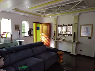 Casa com 3 Quartos à venda, 247m² no Jardim Pinheiros, São Paulo