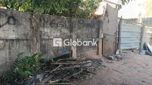 Lote/Terreno à venda, 300m² no Delfino Magalhães, Montes Claros