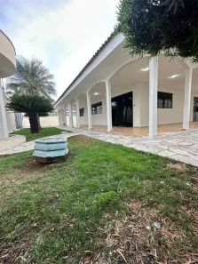 Casa com 4 Quartos para alugar, 428m² no Jardim das Américas, Cuiabá
