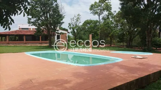 Fazenda/Sítio com 5 Quartos à venda, 325m² no , Monte Alegre de Minas