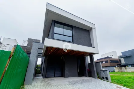 Casa de Condomínio com 3 Quartos para venda ou aluguel, 175m² no Santa Cândida, Curitiba