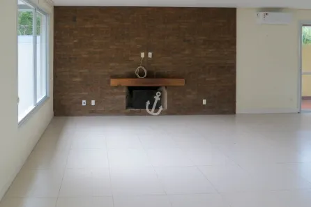 Casa com 3 Quartos para alugar, 205m² no Sambaqui, Florianópolis