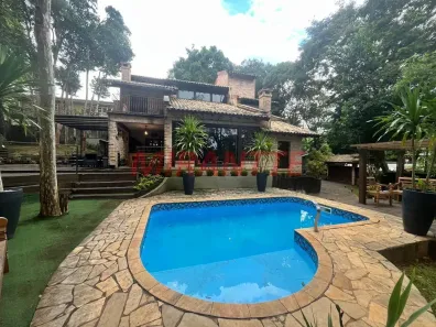 Sobrado com 4 Quartos à venda, 330m² no Cumbari, Mairiporã