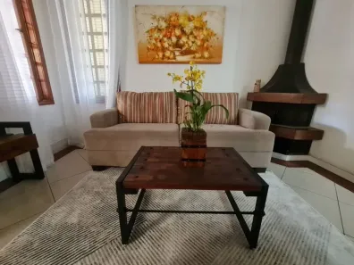 Sobrado com 4 Quartos à venda, 270m² no Loteamento Villa Branca, Jacareí