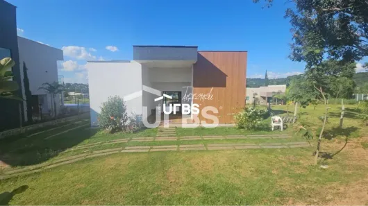 Fazenda/Sítio com 4 Quartos à venda, 1344m² no , Hidrolândia