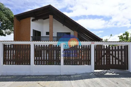 Sobrado com 3 Quartos à venda, 176m² no Parque Turistico, Peruíbe