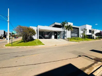 Casa de Condomínio com 4 Quartos para alugar, 243m² no Gran Park, Vespasiano