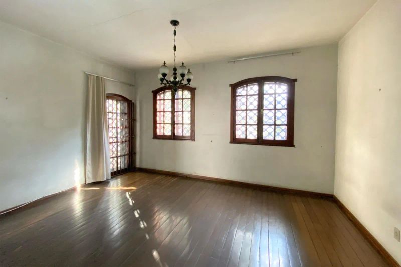 Casa com 4 quartos — Cidade Nova, Belo Horizonte