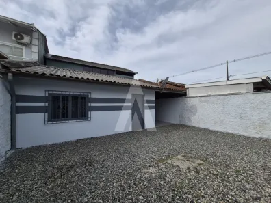 Casa com 2 Quartos para alugar, 48m² no Aventureiro, Joinville