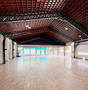 Sala Comercial para alugar, 750m² no Centro, Uberaba