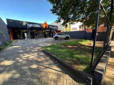 Imóvel Comercial com 3 Quartos para alugar, 250m² no Zona 02, Maringá