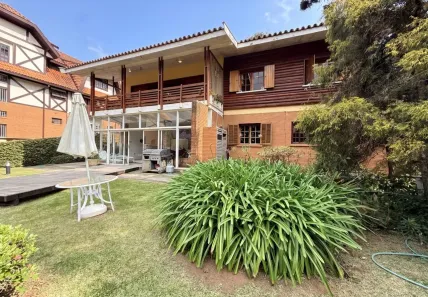 Casa com 3 Quartos à venda, 274m² no Capivari, Campos do Jordão