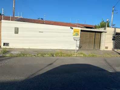 Casa com 4 Quartos à venda, 150m² no Aruana, Aracaju
