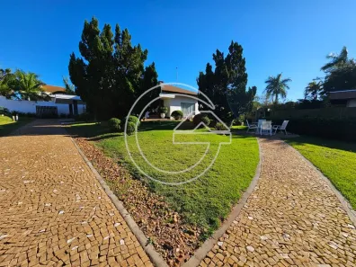 Casa com 3 Quartos para alugar, 10m² no Centro, Marília